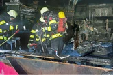Verheerender Brand in China-Restaurant: Feuerwehrleute haben alle Hände voll zu tun