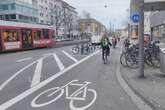 Letzte Arbeiten abgeschlossen! Stadt Köln weiht neuen Radweg an Barbarossaplatz ein