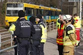 Heftiger Straßenbahnunfall: Mann "mehrere Meter durch die Luft geschleudert"