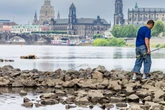 Elbe kämpft mit Niedrigwasser: Was das für Auswirkungen hat