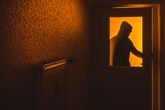 Leipziger wird in der Nacht von Geräuschen wach - Dann macht die Polizei im Haus eine Entdeckung