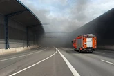 Feuer im Autobahntunnel führt zu Vollsperrung auf der A7: Eine Person verletzt