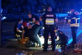 Streit im Drogenmilieu? Schwer verletzter Mann an Bushaltestelle gefunden