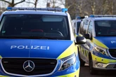 Mann von mehreren Tätern in Tiefgarage überfallen und ausgeraubt - Polizei sucht Zeugen