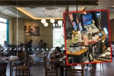 Drucker und Monitore mitten im Café: Starbucks reagiert auf dreiste Kunden