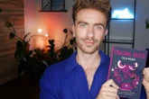 Model macht sich in neuem Buch emotional nackt: "Als sei ich durch Monsterhände fremdbestimmt"