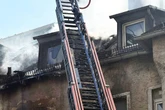 Feuer in Frankfurter Wohnhaus mit mehreren Verletzten: Ein Mann festgenommen