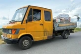 Polizei zieht Rostlaube aus Verkehr: Transporter droht in zwei Teile zu brechen