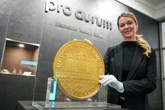 3,2-Millionen-Euro-Goldmünze "Big Phil" in Berlin ausgestellt: Haben Clans hier keine Chance?