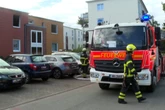 Dramatischer Einsatz! Feuer schließt Bewohner in Gebäude ein