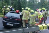 Ein schwer verletzter nach Crash auf B56: Unfallfahrer verweigert Arzt-Untersuchung