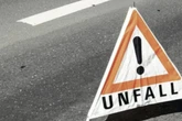 Unfall auf A4: Transporter kracht in Auto, Frau schwer verletzt