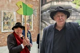 Promis, Affären und Diplom-Rebellen: Darum lohnt sich ein Blick in Holger Johns Bilderwelt