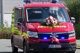 Abschied mit Tränen und Neuanfang voller Stolz: Sächsische Feuerwehr weiht neuen Wagen ein