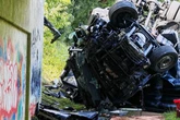 Horror-Crash im Norden: Lkw stürzt von Autobahnbrücke