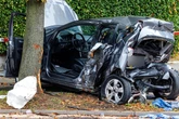 A-Klasse durch Auffahrunfall in Kreuzung geschoben, dort kommt es zum tödlichen Crash