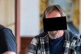 Mann rammt Mitspieler Messer in Rücken: Blutiger Skat-Streit landet vor Gericht