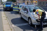 Schwerer Unfall in Wölfnitz: Seniorin erfasst Senior mit Auto