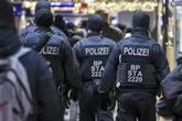 Polizeikontrolle eskaliert: Mann spuckt Beamtem in den Mund