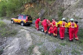 Luftmatratze und Kleidung entdeckt: Erfolglose Suche nach Schwimmern in Steinbruchsee