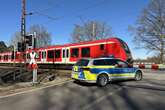 Mann auf E-Roller von S-Bahn erfasst