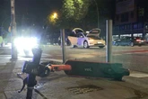 Kreuzung gesperrt: Taxi erfasst E-Scooter mit zwei Personen an Bord