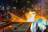 Sechs Wochen nach KarliBeben-Randale: Jetzt sucht die Polizei nach Zeugen