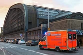 Mann tritt gegen S-Bahn und stirbt! Bruder muss alles mitansehen