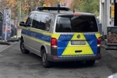 Tankstelle überfallen: Suche nach flüchtigem Täter per Polizei-Hubschrauber