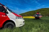 Motorradfahrer stürzt und fliegt gegen Auto: Mann (†58) stirbt vor Ort