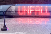 Verkehrsrowdy baut mit verbotenem Überholvorgang Unfall: Neun Menschen zum Teil schwer verletzt