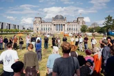 "Parlament der Menschen" vor Bundestag gestartet: Erst mal Frust ablassen