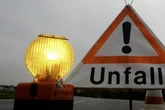 Mehrere Menschen bei Unfällen mit motorisierten Zweirädern verletzt