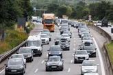 Stau-Chaos zum Osterstart! Autofahrer rund um Berlin stehen stundenlang im Verkehr