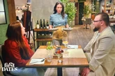 "First Dates": Kellnerin sieht sich gezwungen, am Tisch einzugreifen