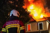 Historischer Hof in Flammen: Feuerwehr im Großeinsatz