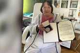 Auszeichnung für Dresdner Ärztin: Auch mit 75 Jahren hält sie noch Sprechstunden