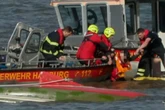 Segelboot kentert auf der Elbe: Mann und Frau aus Wasser gerettet