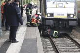 Rollstuhlfahrer stürzt ins Gleisbett: Nur wenige Sekunden später fährt ein Zug ein