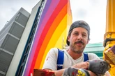 Bunt statt grau: Was steckt hinter den Farben am Chemnitzer Johannisplatz?
