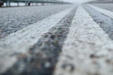 Mann liegt betrunken auf Straße: Was dann folgt, ist eine wilde Geschichte