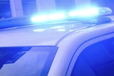 Messerattacke auf Ehefrau: Großaufgebot jagt flüchtigen Täter
