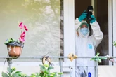 71-Jähriger tot in Wohnung gefunden: Polizei schnappt vier Verdächtige