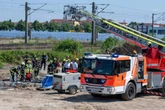 Unfall auf Leipziger Baustelle: Arbeiter stürzt in Grube und muss von Spezialkräften gerettet werden
