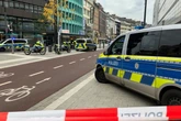 Mann fuchtelt in Einkaufsstraße mit Waffe herum: Polizei feuert Schuss ab