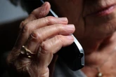 Bankangestellte ruft Polizei: Liebesbetrüger bringen 71-Jährige um 100.000 Euro