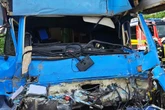 Wohnmobil kracht in Stauende: Toter und schwerverletzte Kinder