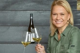Promi-Weine mit Herz: Nova Meierhenrich zu Gast beim "Vive le Vin"