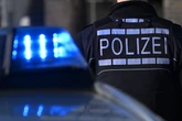 Unfall gebaut und dann auch noch Polizist verletzt: Mann rastet völlig aus