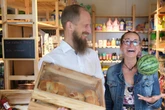 Älteste Kundin ist 91: Wie Supermärkte ohne Personal auf dem Land funktionieren